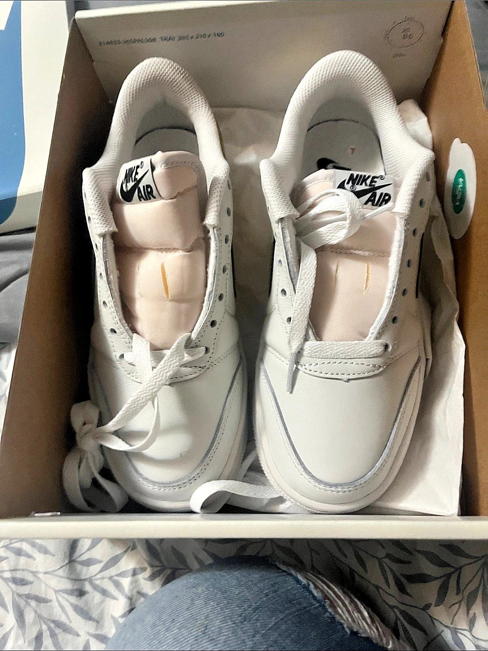 Nike Air Jordan 1 Retro Low SE White Metallic Gold & Gold